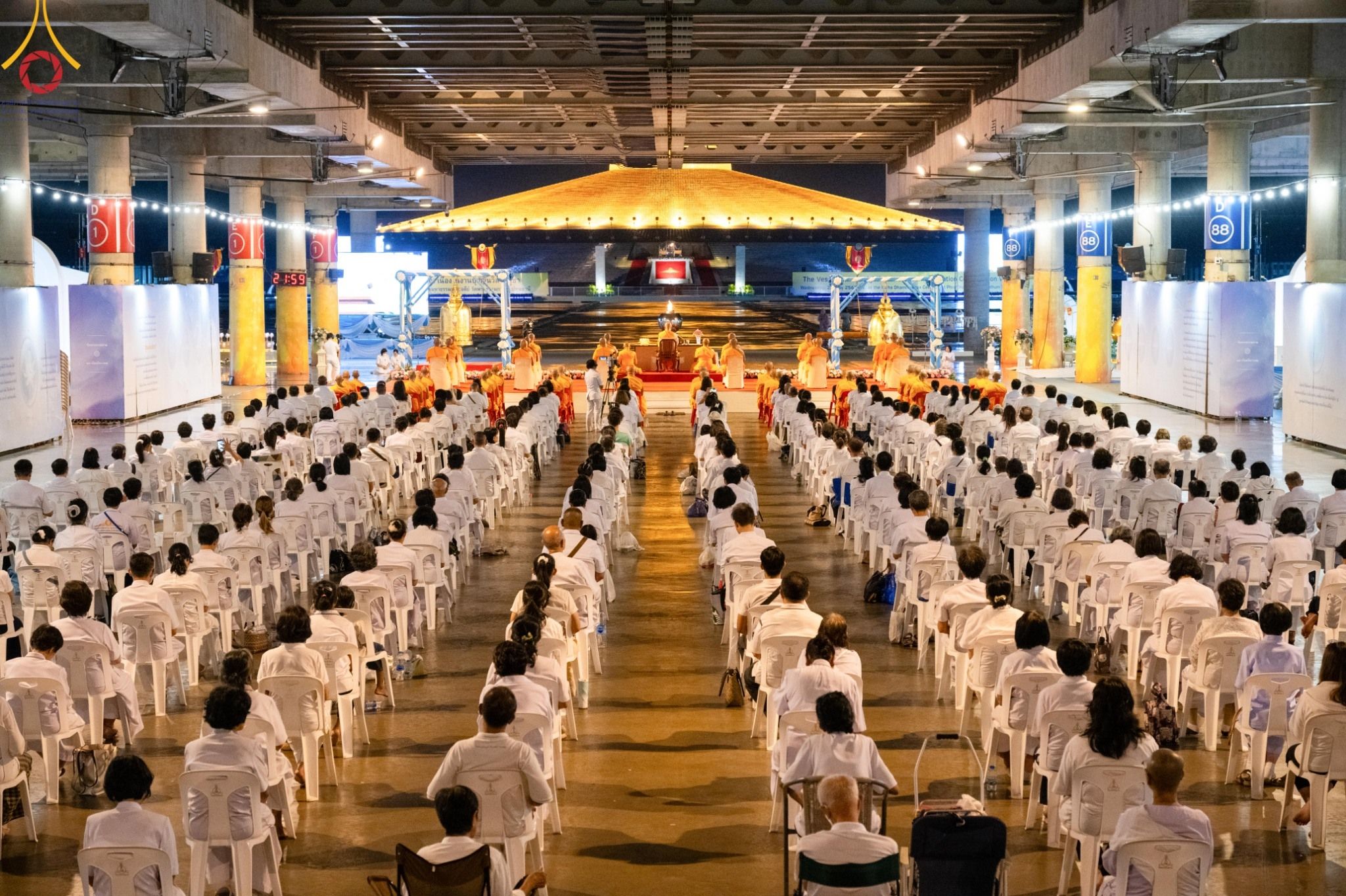 ภาพ No. 137360 : พิธีฉลองชัยสวดมนต์บทธรรมจักร 6,400,000,000 จบ ณ มหารัตนวิหารคด วัดพระธรรมกาย ในวันวิสาขบูชา พุธที่ 22 พฤษภาคม พ.ศ. 2567 ( วันพระขึ้น 15 ค่ำ เดือน 6 )