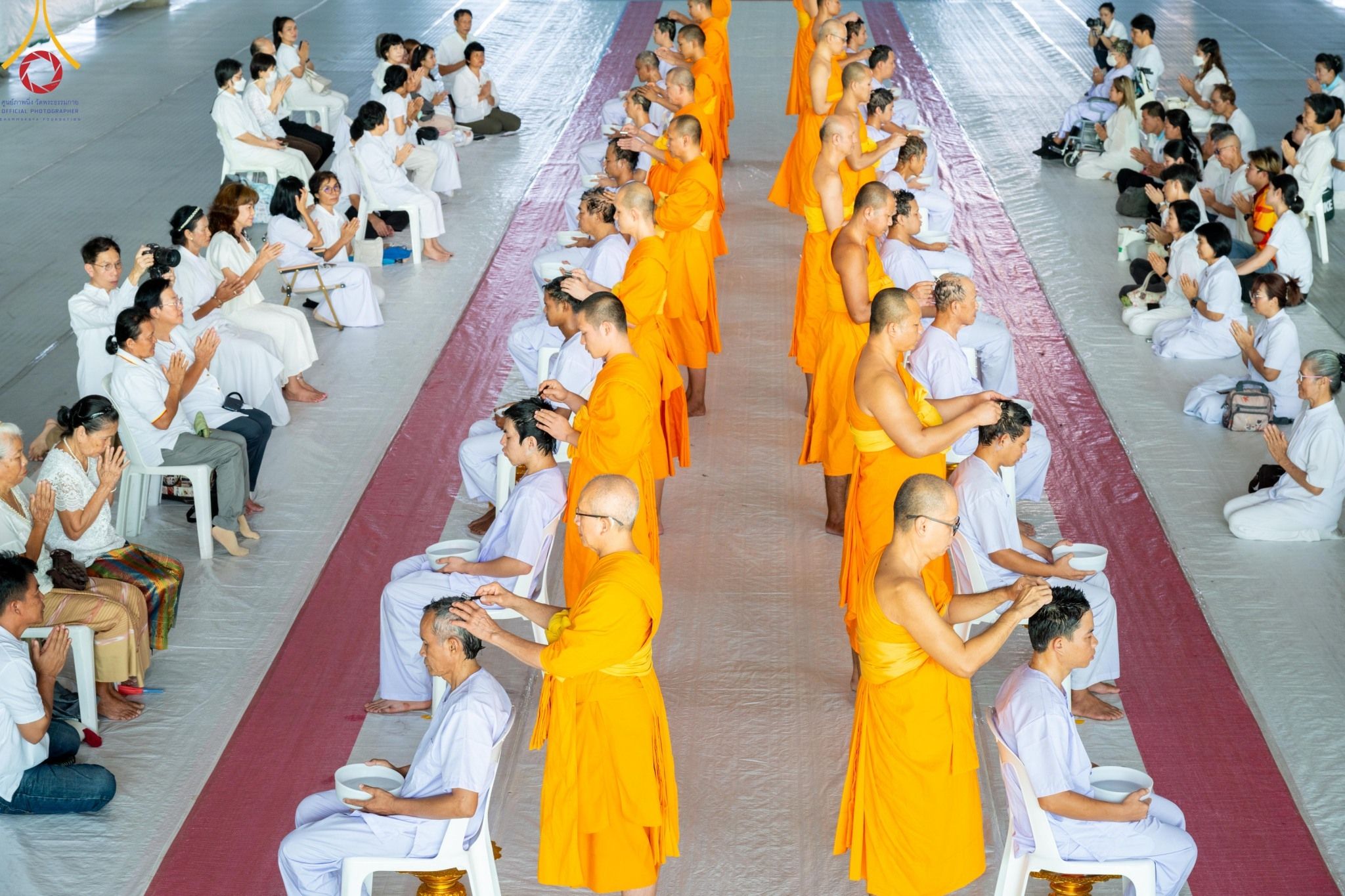 ภาพ No. 159688 : พิธีตัดปอยผมปลงผมนาคธรรมทายาท, พิธีบรรพชาอุปสมบทหมู่ โครงการอุปสมบทหมู่บูชาธรรม 140 ปี พระมงคลเทพมุนี (สด จนฺทสโร) ณ โบสถ์พระไตรปิฏก วัดพระธรรมกาย วันเสาร์ที่ 5 ตุลาคม พ.ศ. 2567