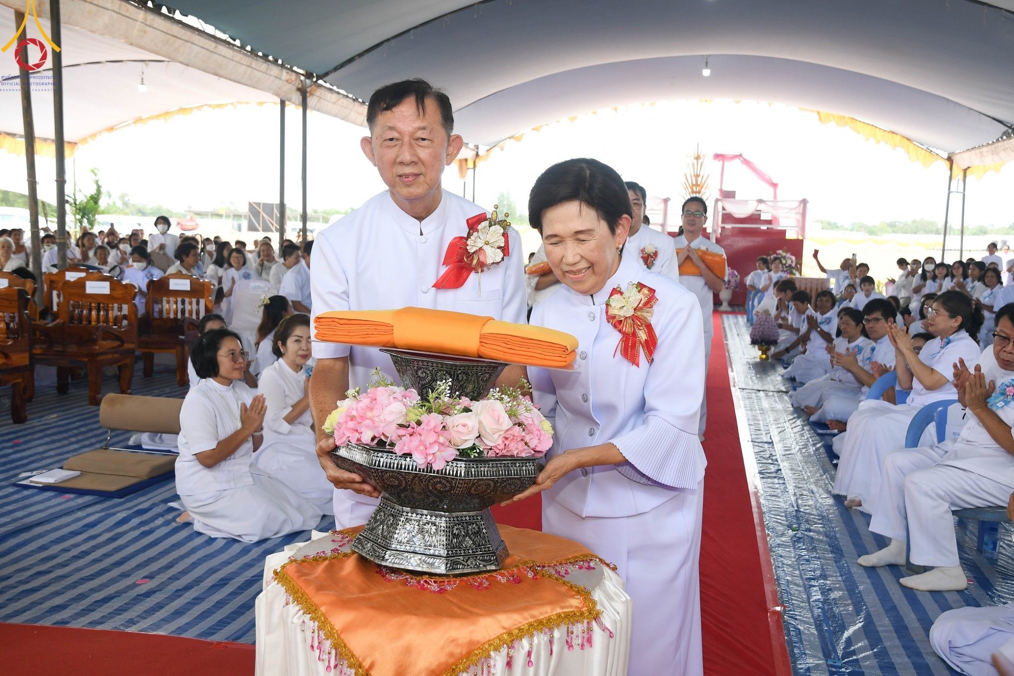 ภาพ No. 91411 : พิธีทอดผ้าป่ายกยอดดอกบัวสิริปทุมทิพย์  ประดิษฐาน ณ ปทุมเจดีย์  (เจดีย์พระพุทธเจ้า ๕ พระองค์) ณ ศูนย์อบรมเยาวชนจังหวัดปัตตานี 22 ตุลาคม พ.ศ.2566