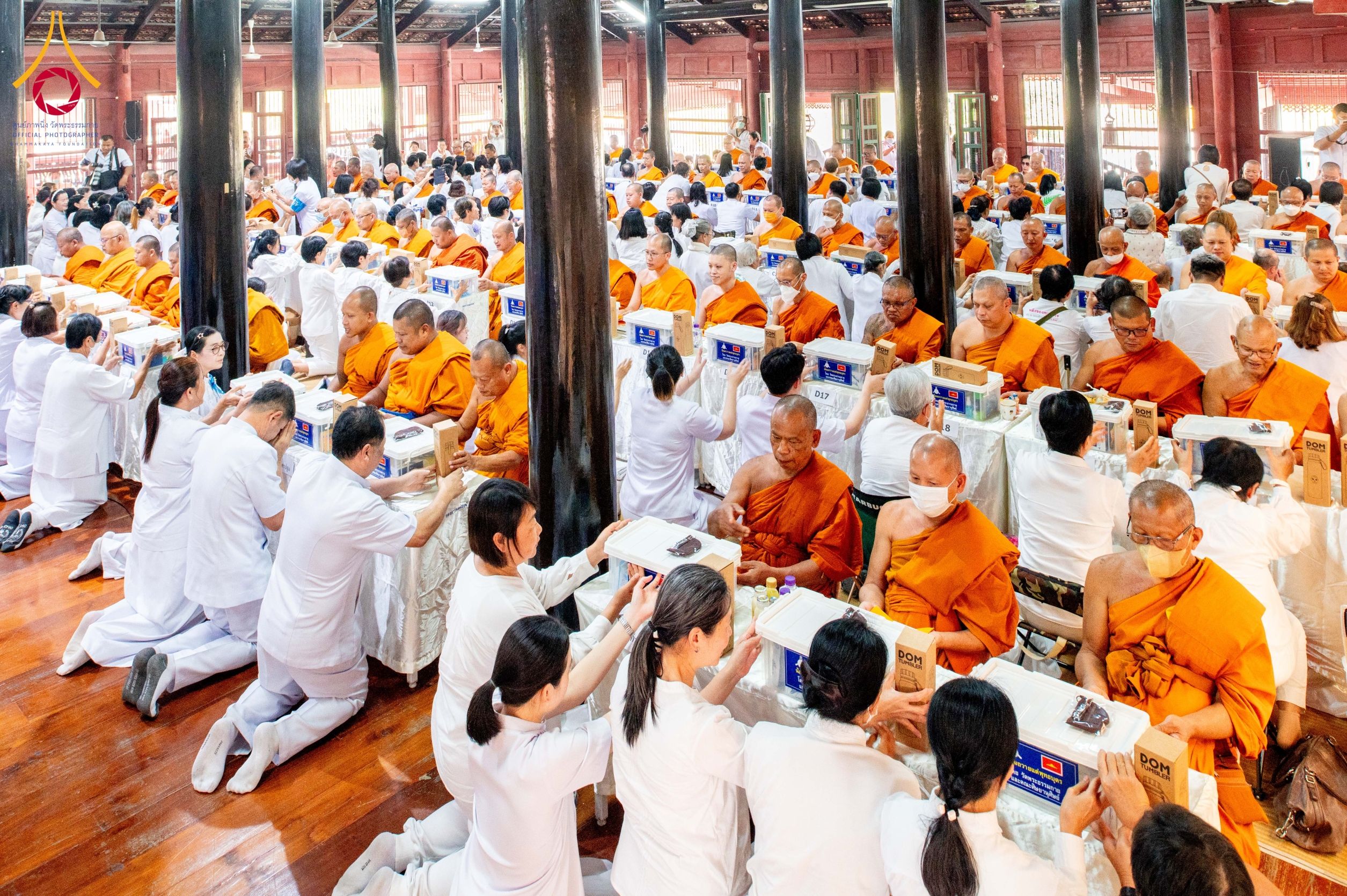 ภาพ No. 202179 : พิธีเจริญพระพุทธมนต์ ปฏิบัติธรรม มอบทุนการศึกษา ถวายสังฆทาน 108 วัด เพื่อถวายเป็นพุทธบูชา และขับเคลื่อนโครงการหมู่บ้านรักษาศีล 5 โดยคณะสงฆ์จังหวัดนครปฐม คณะศิษยานุศิษย์วัดพระธรรมกาย โครงการธรรมยาตรา ปีที่ 13 ณ วัดบางปลา อำเภอบางเลน จังหวัดนครปฐม