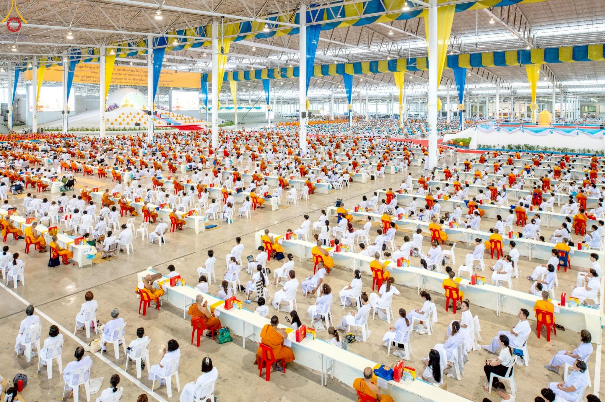 ภาพ No. 236309 : วันที่ 3 สิงหาคม พ.ศ. 2568 พิธีถวายมหาสังฆทานคณะสงฆ์ 2,000 กว่าวัดทั่วประเทศ ปีที่ 25 , พิธีถวายไทยธรรมคณะสงฆ์ 323 วัด 4 จังหวัดชายแดนภาคใต้ ณ วัดพระธรรมกาย