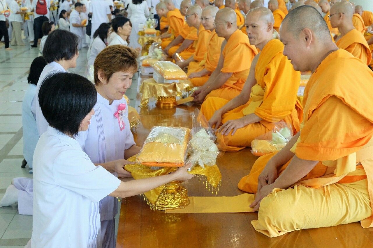 ภาพ No. 17907 : วันคล้ายวันละสังขารคุณยายอาจารย์มหารัตนอุบาสิกาจันทร์ ขนนกยูง วันพฤหัสที่ 10 กันยายน พ.ศ. 2558