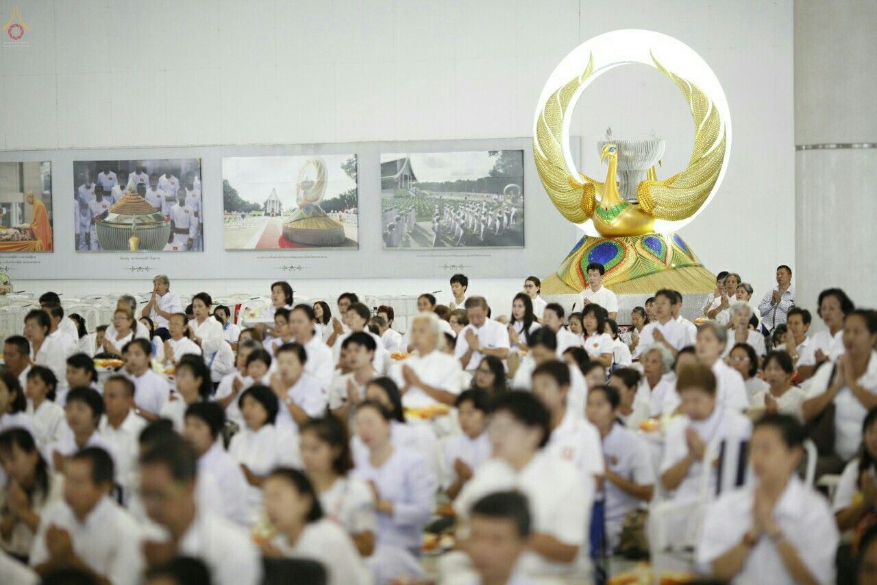 ภาพ No. 17915 : วันคล้ายวันละสังขารคุณยายอาจารย์มหารัตนอุบาสิกาจันทร์ ขนนกยูง วันพฤหัสที่ 10 กันยายน พ.ศ. 2558