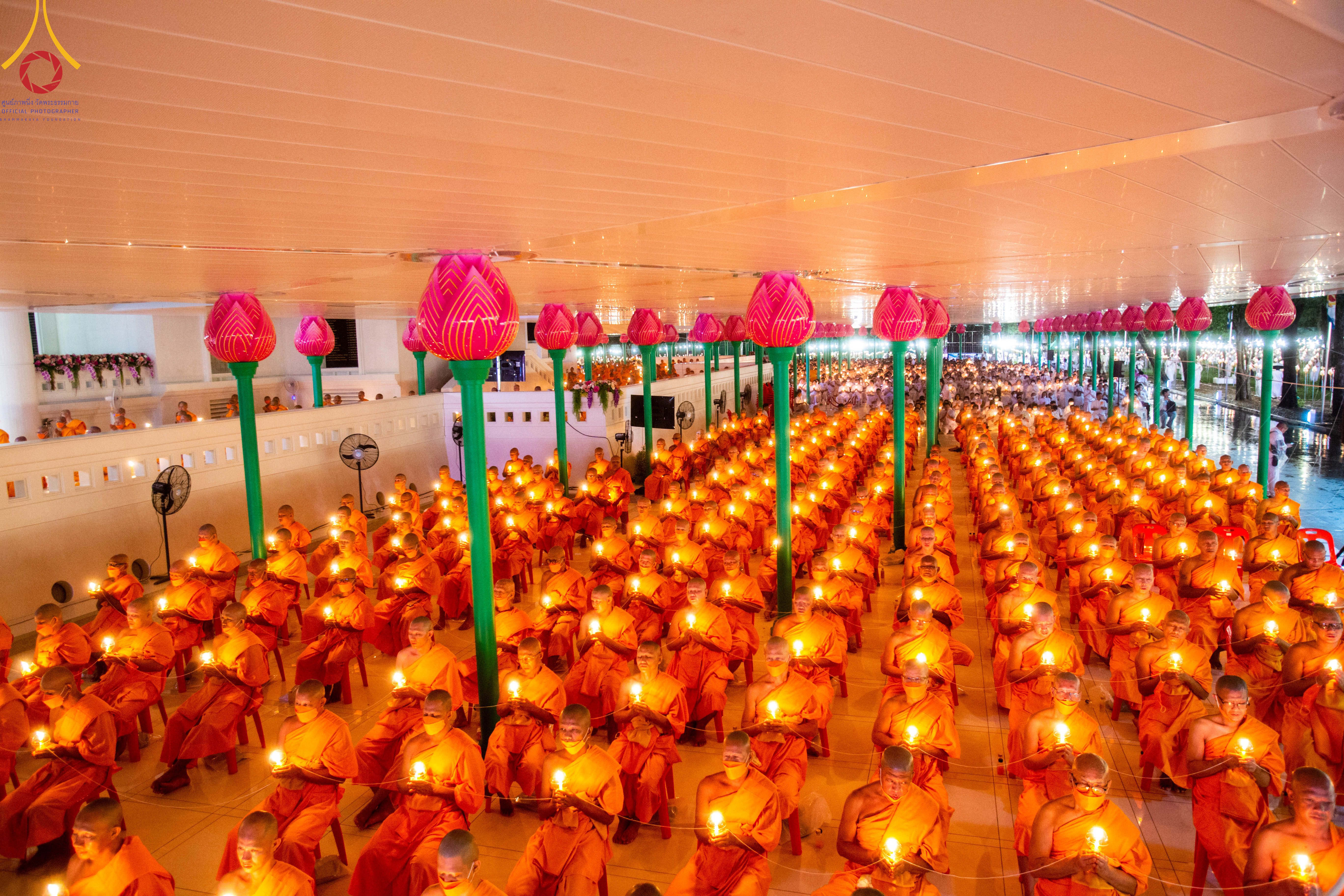 ภาพ No. 89255 : พิธีประดิษฐานรูปหล่อทองคำ  คุณยายอาจารย์มหารัตนอุบาสิกาจันทร์ ขนนกยูง ภายในมหาวิหารคุณยายอาจารย์ฯ เนื่องในวันครูผู้ค้นพบวิชชาธรรมกาย วันศุกร์ที่ 29 กันยายน พ.ศ. 2566 ณ วัดพระธรรมกาย จ.ปทุมธานี