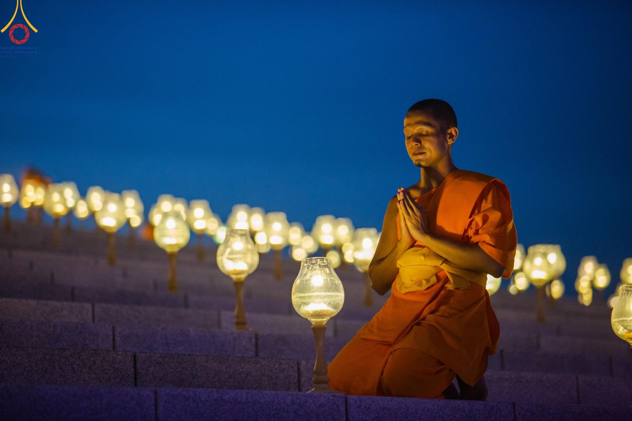 ภาพ No. 150289 : พิธีจุดประทีป และพิธีฉลองชัยสวดมนต์ บทธัมมจักกัปปวัตตนสูตร ครบ 6,668,272,727 จบ เนื่องในวันธรรมชัย 27 สิงหาคม พ.ศ. 2567 ณ มหารัตนวิหารคด วัดพระธรรมกาย