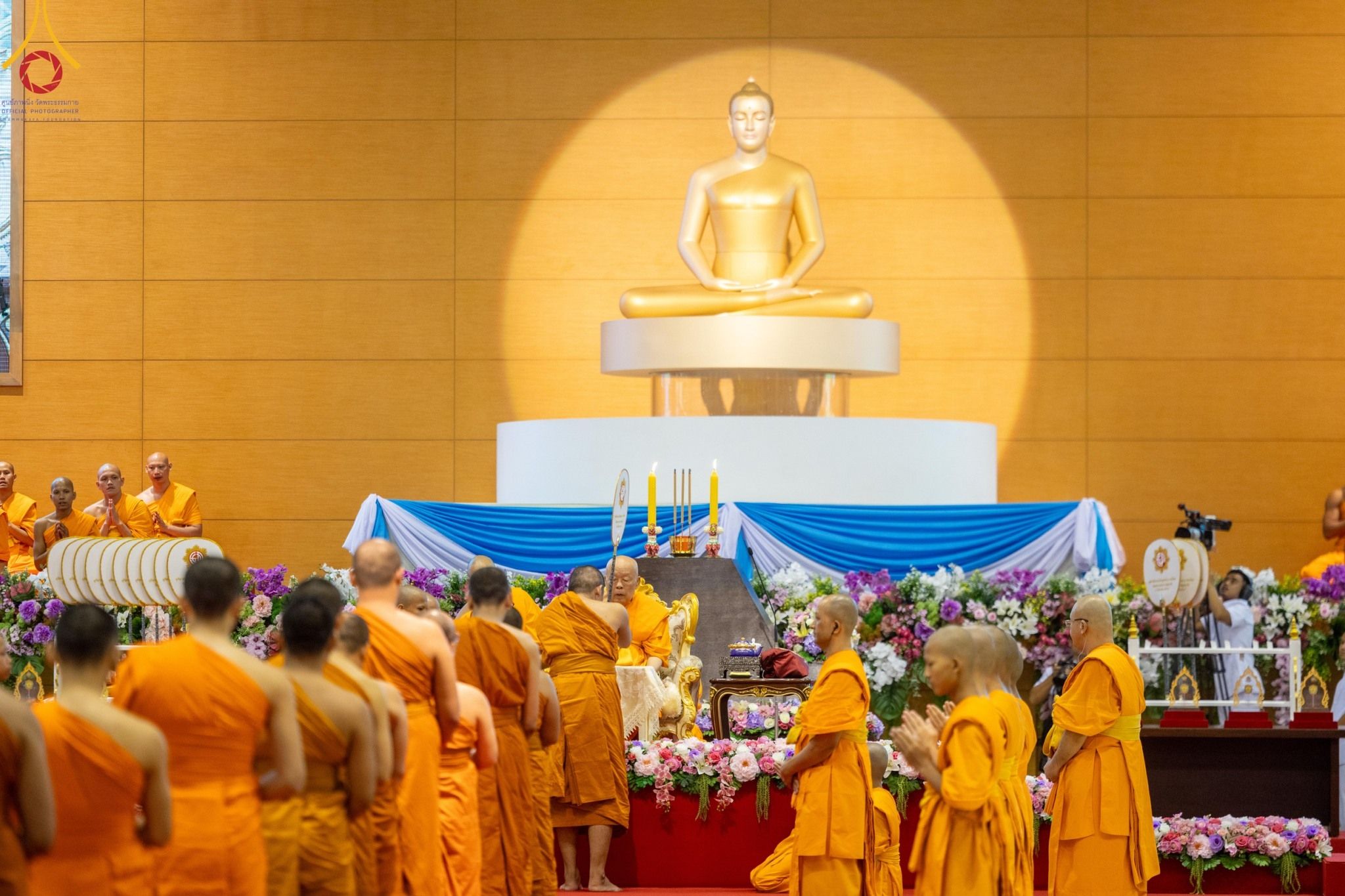 ภาพ No. 147023 : พิธีมุทิตาสักการะพระภิกษุ ผู้สอบได้เปรียญธรรม 9 ประโยคระดับโลกปีที่ 36, พิธีมอบโล่เกียรติยศและทุนการศึกษา สำนักเรียนบาลีดีเด่นทั่วประเทศ, พิธีถวายมหาสังฆทานคณะสงฆ์ 2,000 กว่าวัด ทั่วประเทศ ปีที่ 24, พิธีถวายไทยธรรมคณะสงฆ์ 323 วัด 4 จังหวัดชายแดนภาคใต้