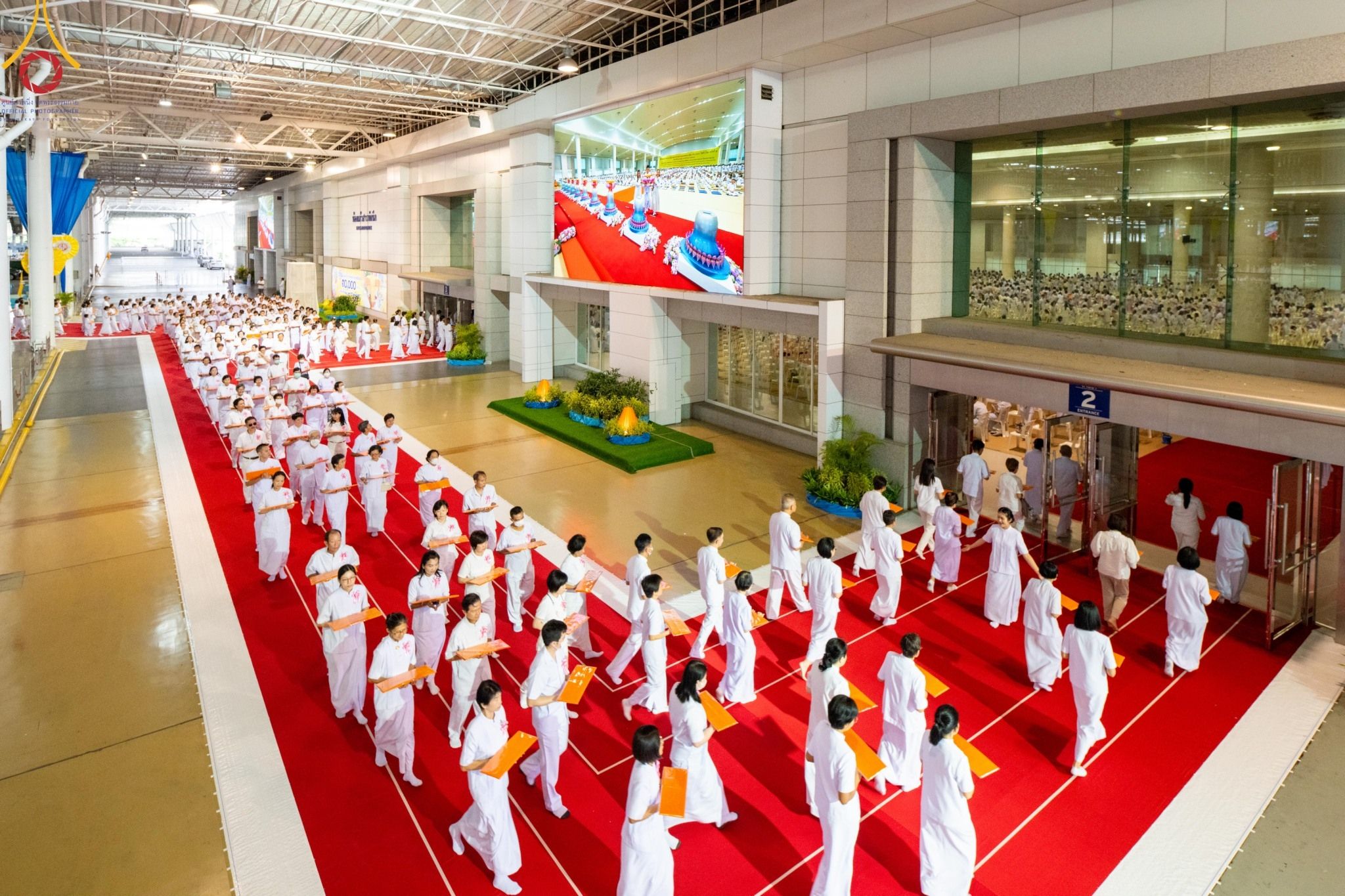 ภาพ No. 150144 : พิธีทอดผ้าป่าสมทบกฐินวัดพระธรรมกาย และสมทบกฐิน 30,000 วัดทั่วไทย ครั้งที่ 1 เนื่องในวันธรรมชัย 27 สิงหาคม พ.ศ.2567 ณ สภาธรรมกายสากล วัดพระธรรมกาย