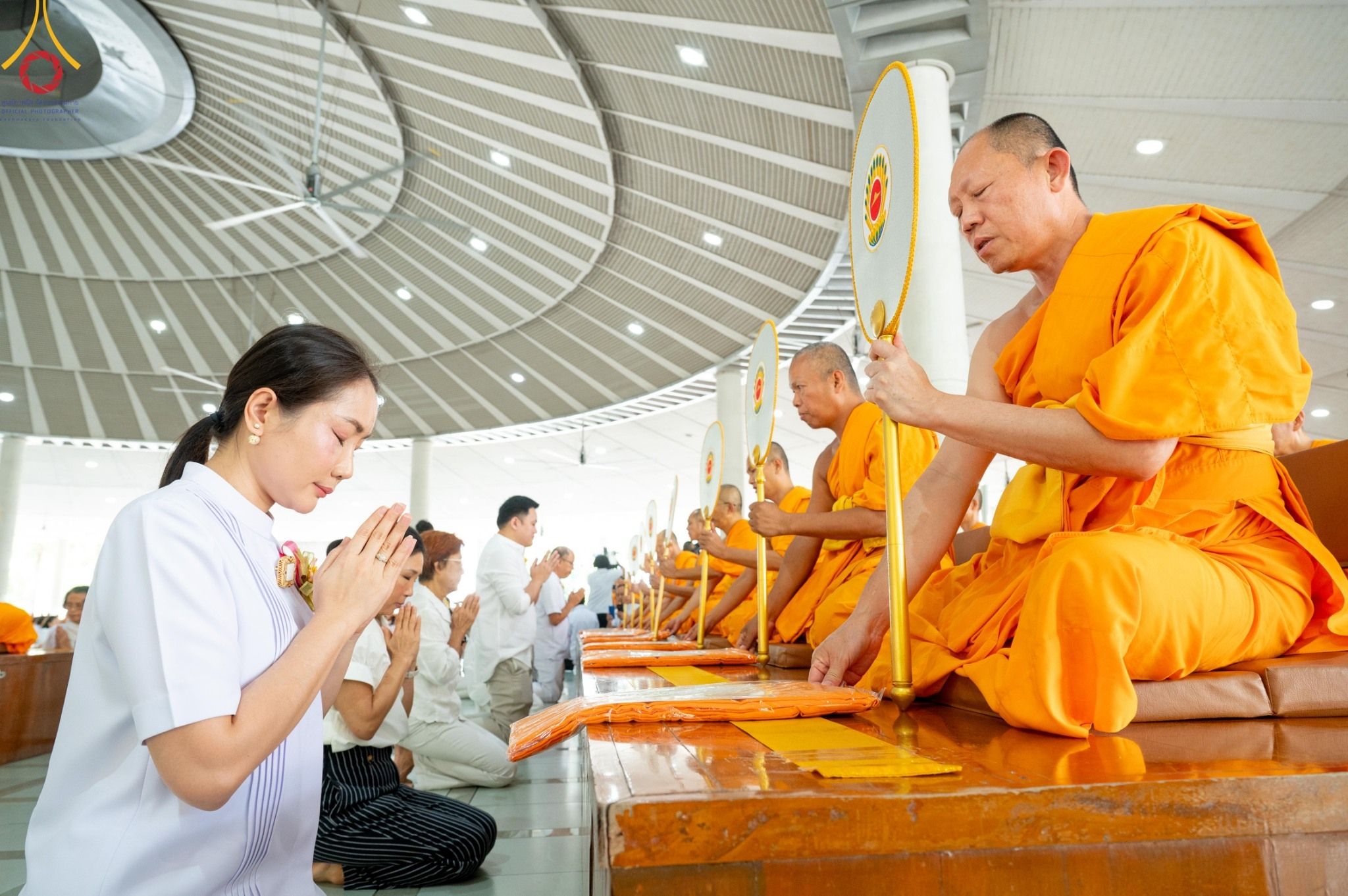 ภาพ No. 153013 : พิธีถวายภัตตาหารเมนูสวรรค์ ในพรรษาแห่งการเข้าถึงธรรม วันอังคารที่ 10 กันยายน พ.ศ. 2567 ครบรอบ 24 ปี วันละสังขาร คุณยายอาจารย์มหารัตนอุบาสิกาจันทร์ ขนนกยูง ณ หอฉันคุณยายอาจารย์ฯ วัดพระธรรมกาย