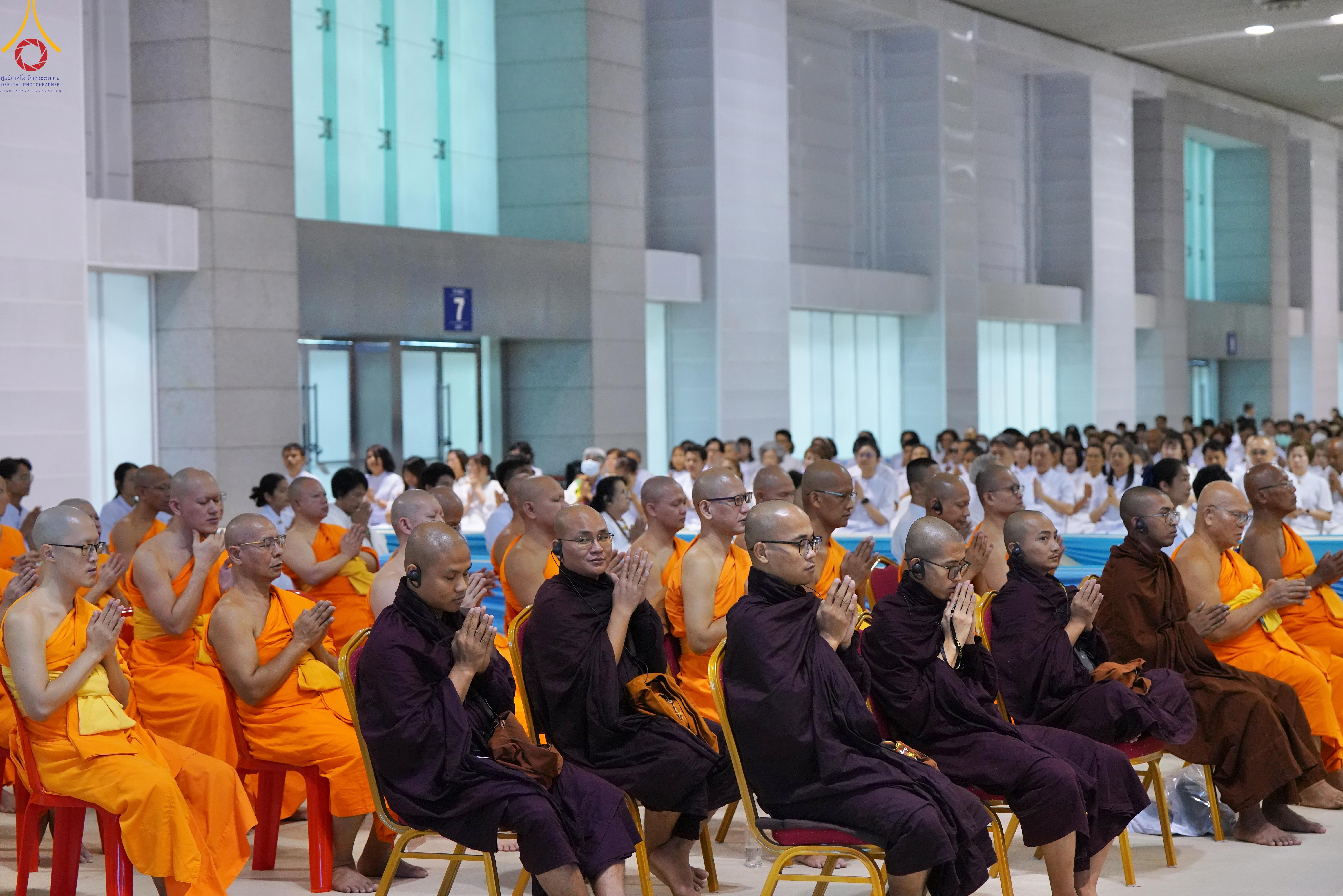 ภาพ No. 331216 : วันวิสาขบูชา อาทิตย์ที่ 31 พฤษภาคม พ.ศ.2569 พิธีปฏิบัติธรรม ณ ห้องแก้วสารพัดนึก 1 วัดพระธรรมกาย จังหวัดปทุมธานี