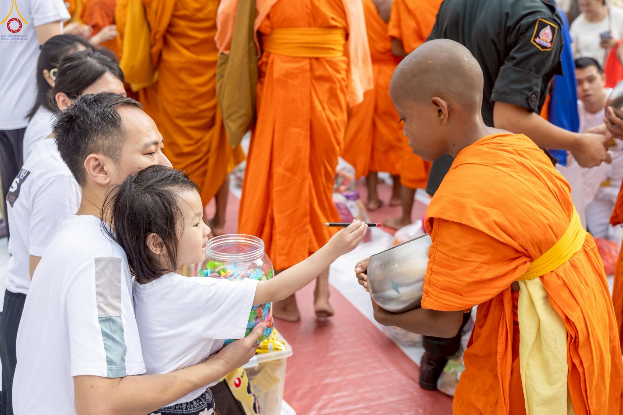 ภาพ No. 237163 : วันอาทิตย์ที่ 10 สิงหาคม พ.ศ. 2568 มหาสังฆทานครั้งยิ่งใหญ่ ตักบาตรพระ 10,000 รูป ถ.นิพัทธ์อุทิศ 3 ใจกลางนครหาดใหญ่ จ.สงขลา (ชุดที่ 2)