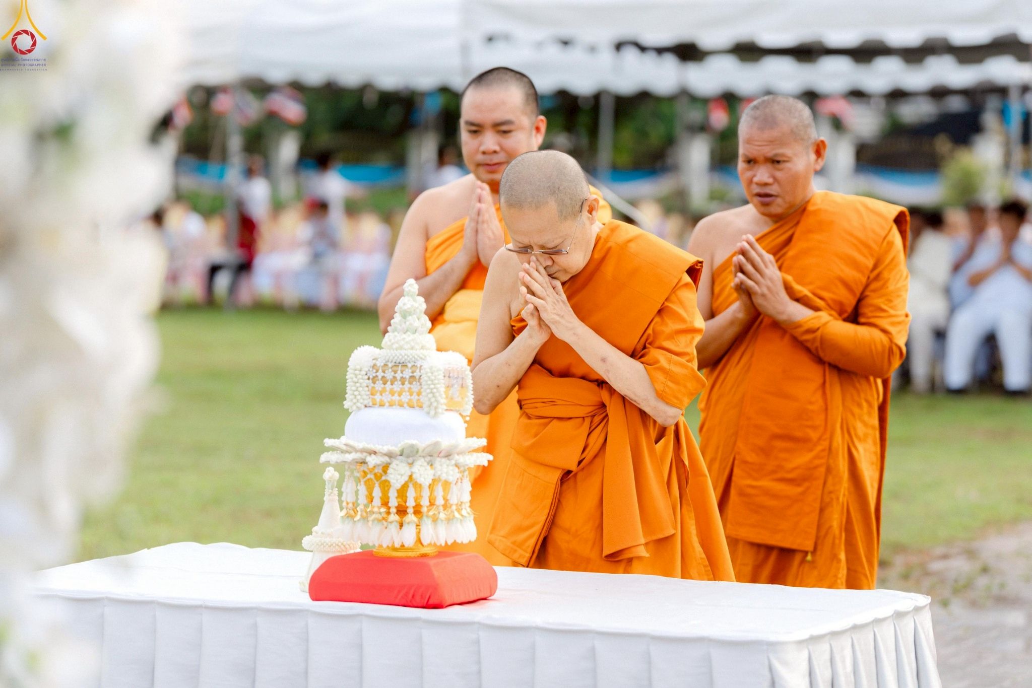 ภาพ No. 239130 : วันอาทิตย์ที่ 17 สิงหาคม พ.ศ. 2568 พิธีอัญเชิญรูปเหมือนพระมงคลเทพมุนี (สด จันทสโร) ณ ศาลากลางจังหวัดเลย ถึงลานพญานาค สวนสาธารณะกุดป่อง อ.เมือง จ.เลย