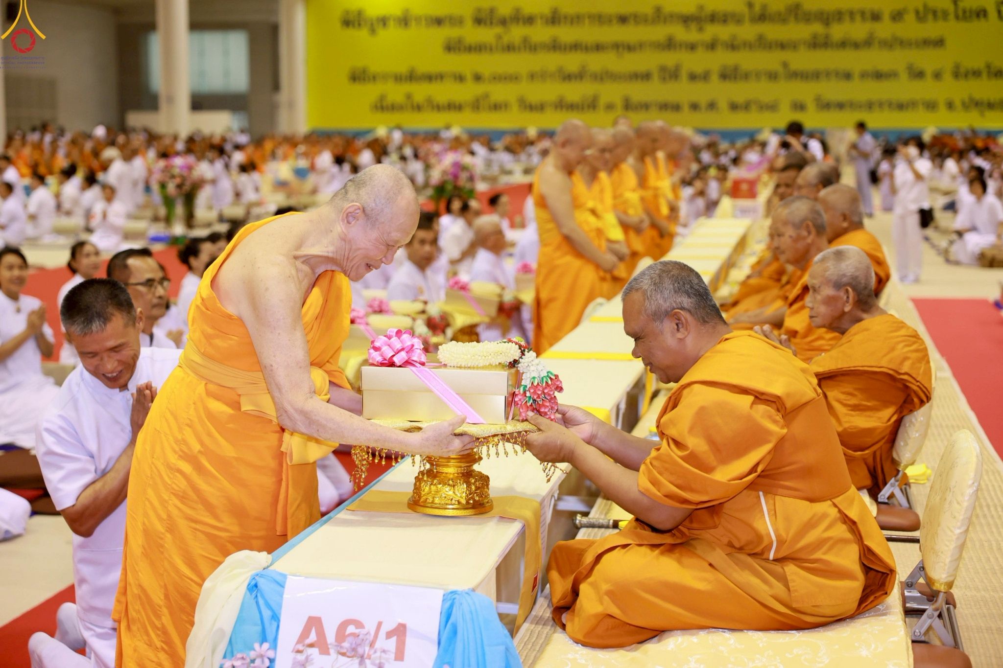 ภาพ No. 236365 : วันที่ 3 สิงหาคม พ.ศ. 2568 พิธีถวายมหาสังฆทานคณะสงฆ์ 2,000 กว่าวัดทั่วประเทศ ปีที่ 25 , พิธีถวายไทยธรรมคณะสงฆ์ 323 วัด 4 จังหวัดชายแดนภาคใต้ ณ วัดพระธรรมกาย