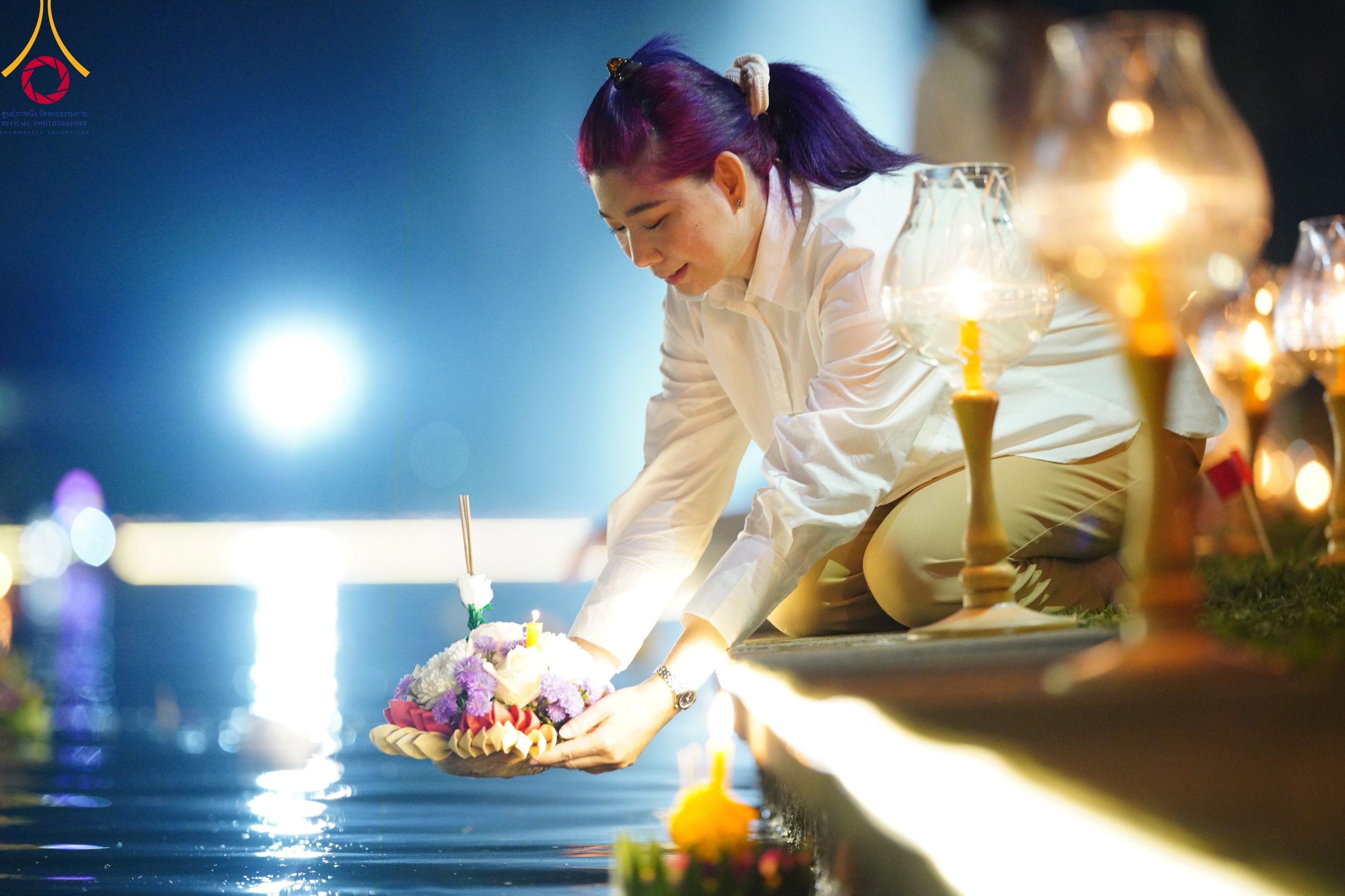 ภาพ No. 97182 : พิธีลอยกระทงธรรม ณ สระเศรษฐีทะเลบุญ มหาวิหารพระมงคลเทพมุนี (สด จนฺทสโร) และพิธีสวดธรรมจักร ครบ 5,899,999,999 จบ เนื่องในวันลอยกระทง วันพระขึ้น 15 ค่ำ เดือน 12 ณ วัดพระธรรมกาย จ.ปทุมธานี วันที่ 27 พฤศจิกายน พ.ศ. 2566