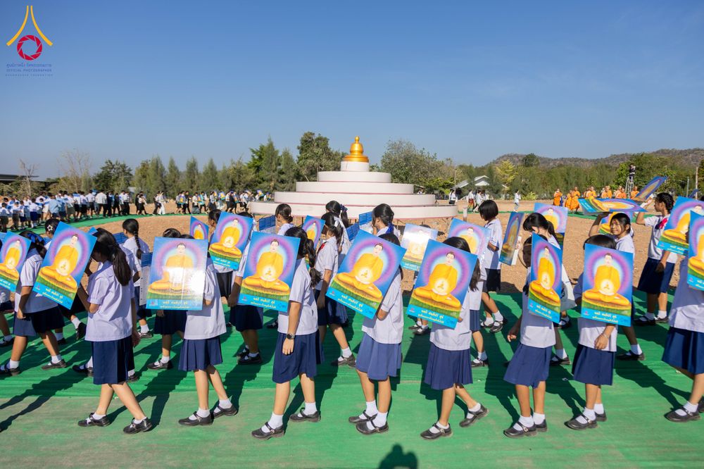 ภาพ No.282026:วันศุกร์ที่ 19 ธันวาคม พ.ศ. 2568 พิธีมอบโล่และใบประกาศเกียรติคุณ โครงการเจริญพระพุทธมนต์ธัมมจักกัปปวัตตนสูตร และวันรวมพลังเด็กดีV-Star ดาวแห่งความดี ผู้นำฟื้นฟูศีลธรรมโลกจังหวัดสระบุรี ณ ศูนย์ปฏิบัติธรรมสระบุรี