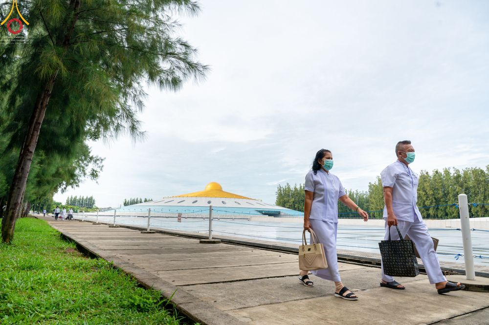ภาพ No.52322:ประมวลภาพพิธีบูชาข้าวพระ (วันอาทิตย์ต้นเดือนตุลาคม) ณ วัดพระธรรมกาย จ.ปทุมธานี 