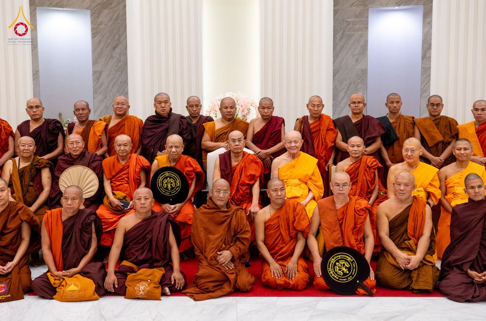 ภาพ No.325555:วันที่ 23 เมษายน พ.ศ.2569 หลวงพ่อทัตตชีโว รองเจ้าอาวาสวัดพระธรรมกาย ถวายการต้อนรับและปฏิสันถารคณะสงฆ์เมียนมาร์และเนปาล