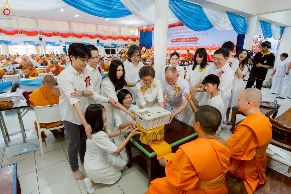ภาพ No.233601:วันจันทร์ที่ 7 กรกฎาคม พ.ศ. 2568 จังหวัดบุรีรัมย์รวมใจ สัมมนาคณะสงฆ์ เพื่อฟื้นฟูพระพุทธศาสนา  โครงการทอดกฐินสามัคคีทั่วไทย 30,000 วัด ประจำปีพุทธศักราช 2568 และพิธีถวายมหาสังฆทาน 300 กว่าวัด โดยคณะศิษยานุศิษย์ บูชาธรรม 81 ปี หลวงพ่อธัมมชโย  ณ วัดกลาง พระ