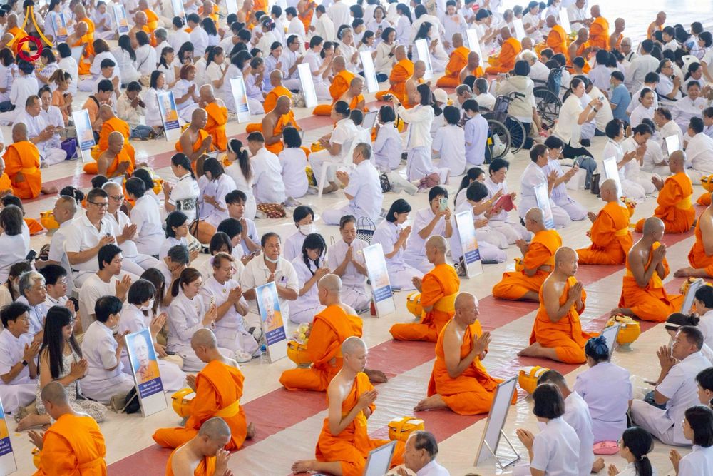 ภาพ No.277802:วันเสาร์ที่ 6 ธันวาคม พ.ศ. 2568 พิธีบรรพชาอุปสมบทและพิธีถวายบาตร โครงการอุปสมบทบูชาธรรมมหาปูชนียาจารย์ ประจำปี พ.ศ.2568 โครงการบวชพระนานาชาติ AEC และ WAB รุ่น CEO (นักบริหาร) รุ่นที่ 5 ณ มหาธรรมกายเจดีย์ วัดพระธรรมกาย