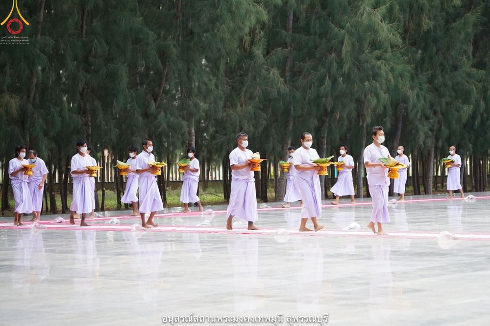 ภาพ No.39626:พิธีตัดปอยผม ปลงผม ขอขมารับผ้าไตรและพิธีบรรพชา ในโครงการอุปสมบท บูชาธรรมมหาปูชนียาจารย์ ประจำปี 2564 ชุดที่ 4