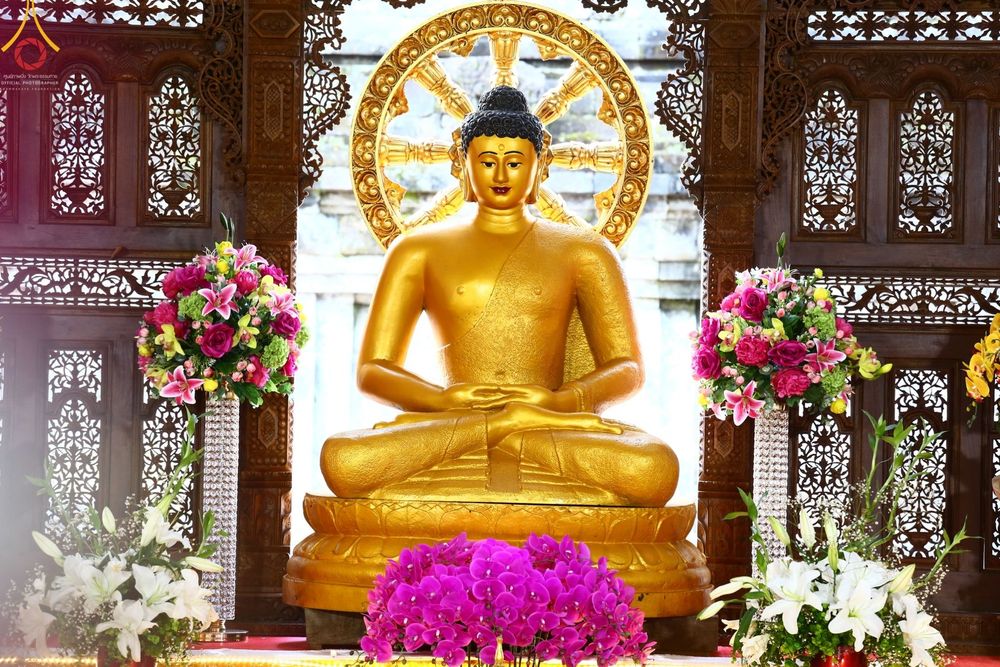 ภาพ No.46331:ประมวลภาพพิธีอัญเชิญน้ำศักดิ์สิทธิ์ จาก Umbul Jumprit Temanggung ไปยังวัดเมินดุต
