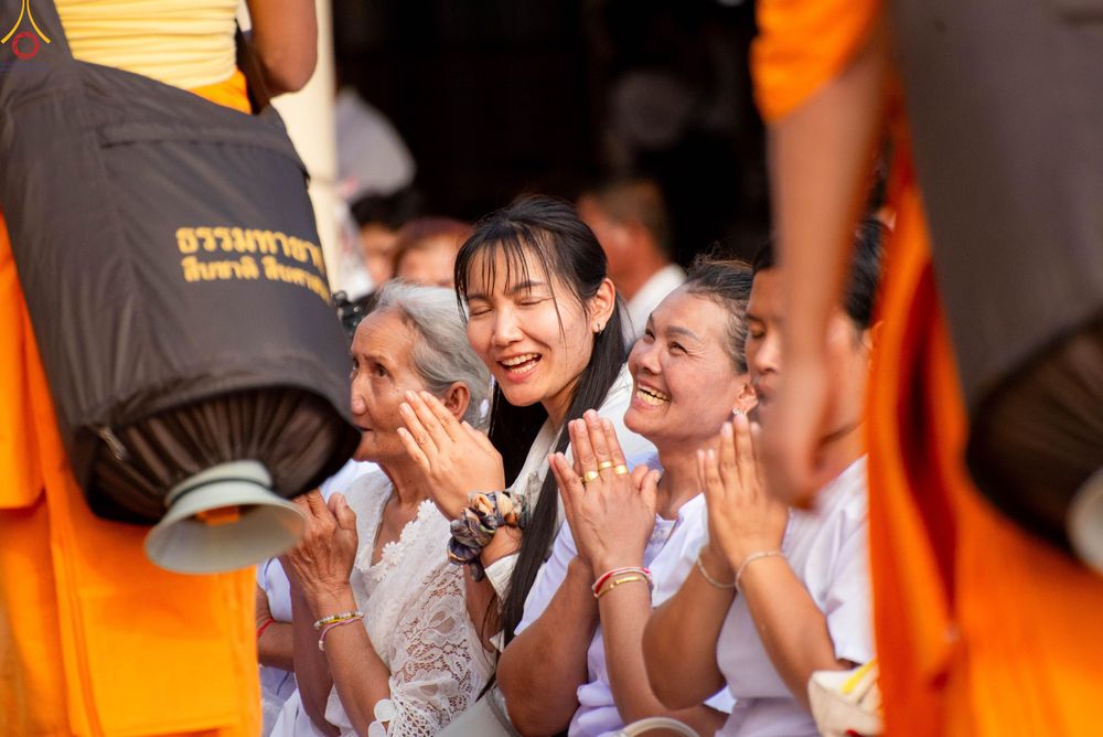 ภาพ No.295078:วันที่ 14 มกราคม พ.ศ. 2569 พิธีต้อนรับพระธรรมยาตรา อนุสรณ์สถานลำดับที่ 4  สถานที่เกิดด้วยกายธรรม ณ วัดโบสถ์บน ต.บางคูเวียง จ.นนทบุรี ในโครงการธรรมยาตรา กตัญญูบูชา มหาปูชนียาจารย์ พระมงคลเทพมุนี(สด จนฺทสโร) พระผู้ปราบมาร อนุสรณ์สถาน 7 แห่ง ปีที่ 14