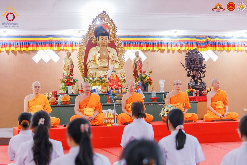 ภาพ No.284549:วันพุธที่ 17  ธันวาคม พ.ศ.2568  พิธีบวชอุบาสิกาแก้ว อินโดนีเซีย ณ ประเทศอินโดนีเซีย