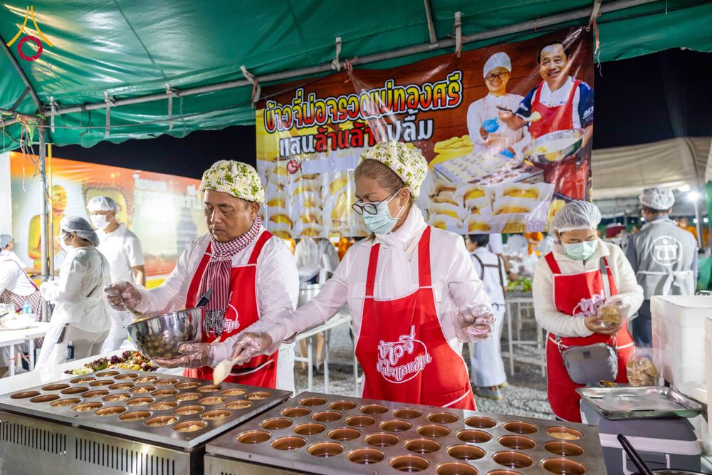 ภาพ No.300970:วันที่ 23 มกราคม พ.ศ. 2569 พิธีถวายภัตตาหารเป็นสังฆทาน แด่พระธรรมยาตรา ณ อนุสรณ์สถานบางปลา วัดบางปลา อำเภอบางเลน จังหวัดนครปฐม ในโครงการธรรมยาตรา กตัญญูบูชา มหาปูชนียาจารย์ พระมงคลเทพมุนี(สด จนฺทสโร) พระผู้ปราบมาร อนุสรณ์สถาน 7 แห่ง ปีที่ 14