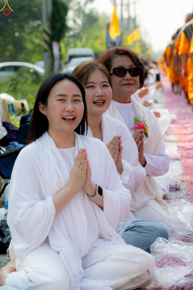 ภาพ No.299427:วันที่ 18 มกราคม พ.ศ. 2569 พิธีต้อนรับพระธรรมยาตรา ณ อนุสรณ์สถานลำดับที่ 5 สถานที่เผยแผ่วิชชาธรรมกายครั้งแรก อนุสรณ์สถานบางปลา วัดบางปลา อำเภอบางเลน จังหวัดนครปฐม ในโครงการธรรมยาตรา กตัญญูบูชา มหาปูชนียาจารย์ พระมงคลเทพมุนี(สด จนฺทสโร) พระผู้ปราบมาร อนุส