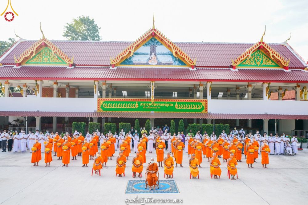 ภาพ No.40919:พิธีตัดปอยผม ปลงผม ขอขมารับผ้าไตรและพิธีบรรพชา ในโครงการอุปสมบท บูชาธรรมมหาปูชนียาจารย์ ประจำปี 2564 ชุดที่ 18