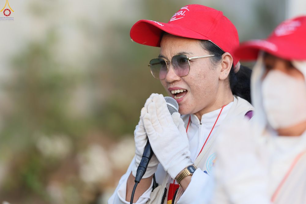 ภาพ No.296307:ภาพเบื้องหลังอาสาสมัครรวมใจ ชุดที่ 2 ในโครงการธรรมยาตรา กตัญญูบูชา มหาปูชนียาจารย์ พระมงคลเทพมุนี(สด จนฺทสโร) พระผู้ปราบมาร อนุสรณ์สถาน 7 แห่ง ปีที่ 14