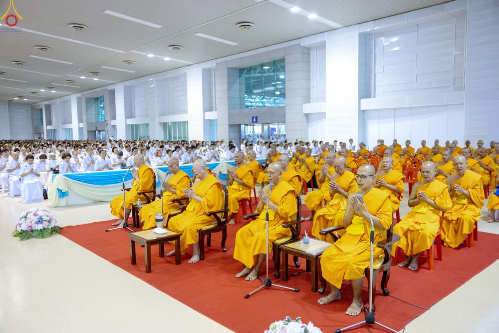 ภาพ No.328081:วันอาทิตย์ต้นเดือนที่ 3 พฤษภาคม พ.ศ.2569 พิธีบูชาข้าวพระ ณ วัดพระธรรมกาย