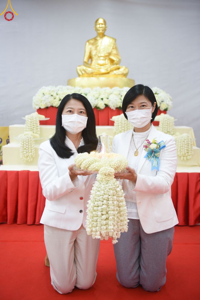 ภาพ No.49774:ประมวลภาพพิธีสักการะรูปหล่อพระมงคลเทพมุนี หลวงปู่วัดปากน้ำ ณ ห้างทวีกิจคอมเพล็กซ์ อ.เมือง จ.สระบุรี