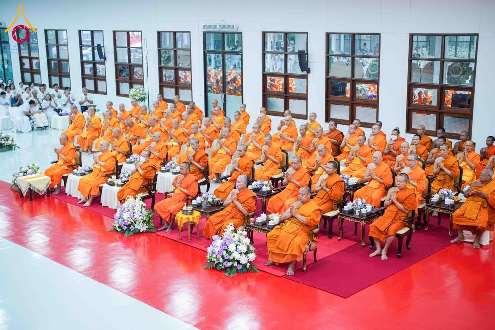 ภาพ No.315843:วันพฤหัสบดีที่ 26 มีนาคม พ.ศ. 2569 พิธีบำเพ็ญกุศล คุณพ่อณรงค์ จินตมากุล  สิริอายุ 99 ปี 11 เดือน โยมบิดา พระครูปลัดรัตนวีรวัฒน์ (รังสฤษดิ์ อิทฺธิจินตโก) ที่ปรึกษาเจ้าคณะจังหวัดปทุมธานี เจ้าอาวาสวัดพระธรรมกาย  ณ ห้องปลูกศรัทธา 2 วัดพระธรรมกาย ปทุมธานี