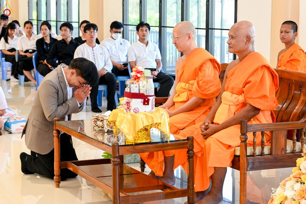 ภาพ No.283933:วันที่ 18 พฤศจิกายน พ.ศ. 2568 พิธีทอดกฐินสามัคคีทั่วไทย 30,000 วัด  โดยคณะศิษยานุศิษย์ บูชาธรรม 81 ปี  หลวงพ่อธัมมชโย  ณ วัดสวายสอ จ.บุรีรัมย์