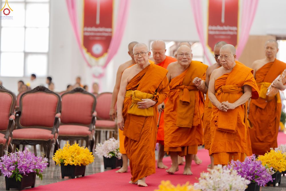 ภาพ No.331855:วันพฤหัสบดีที่ 4 มิถุนายน พ.ศ.2569 พิธีต้อนรับเปรียญธรรม 9 ประโยค และเปรียญธรรม 6 ประโยค  ณ อาคารธรรมสภา วัดบ้านขุน ต.บ่อหลวง อ.ฮอด จ.เชียงใหม่