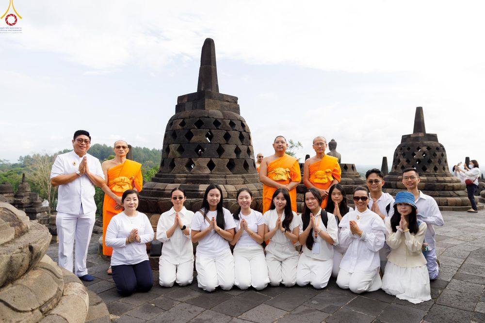 ภาพ No.331260:วันที่ 29 พฤษภาคม พ.ศ.2569 MBMI Tangerang (Majelis Agama Buddha Mahanikaya)  ได้มีการเตรียมงานเพื่อจัดงานวิสาขบูชานานาชาติ (ภาพชุดที่ 2)