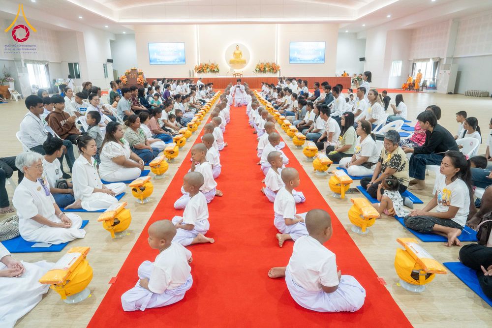 ภาพ No.318665:วันที่ 29 มีนาคม พ.ศ. 2569 พิธีเวียนประทักษิณ มอบผ้าไตร บรรพชาสามเณร  ณ ศูนย์อบรมเยาวชนกาญบุรี