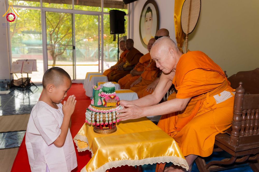 ภาพ No.318905:วันจันทร์ที่ 6 เมษายน พ.ศ.2569  โครงการบรรพชาสามเณรภาคฤดูร้อน ประจำปี 2569  บูชาธรรม 82 ปี หลวงพ่อธัมมชโย  ณ วัดห้วยตองสัก อำเภอจอมทอง จังหวัดเชียงใหม่