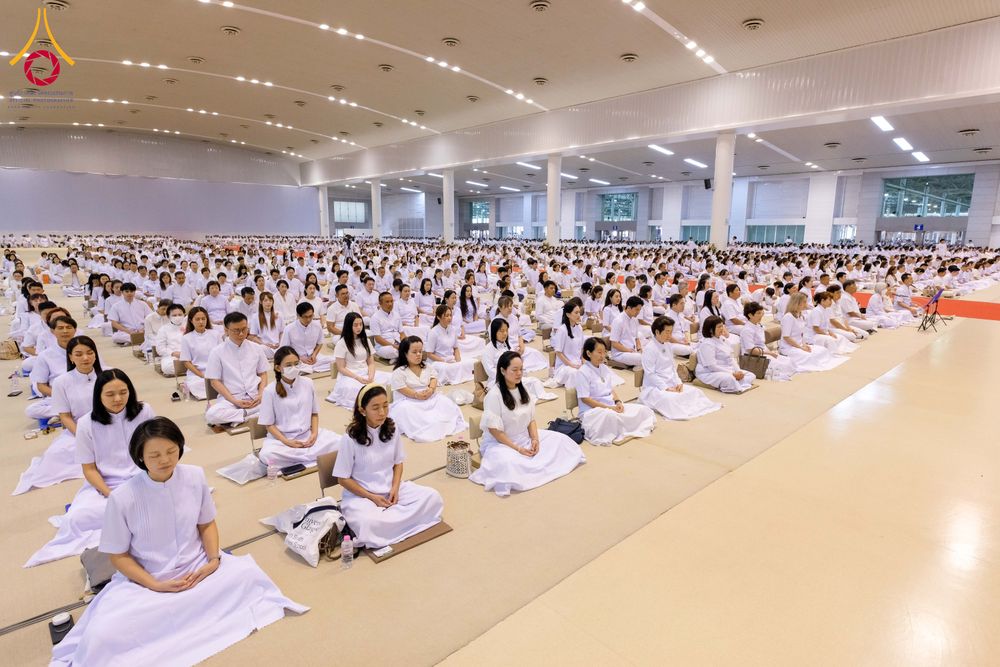 ภาพ No.287628:วันที่ 1 มกราคม พ.ศ. 2569 พิธีบูชาข้าวพระ ณ สภาธรรมกายสากล วัดพระธรรมกาย