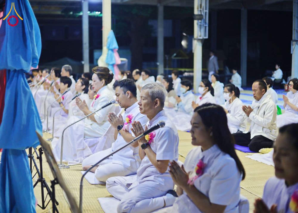 ภาพ No.293473:วันที่ 13 มกราคม พ.ศ. 2569 พิธีถวายภัตตาหารเป็นสังฆทาน แด่พระธรรมยาตรา ณ อนุสรณ์สถานมหาวิหารพระมงคลเทพมุนี (โลตัสแลนด์) อ.สองพี่น้อง จ.สุพรรณบุรี ในโครงการธรรมยาตรา กตัญญูบูชา มหาปูชนียาจารย์ พระมงคลเทพมุนี(สด จนฺทสโร) พระผู้ปราบมาร อนุสรณ์สถาน 7 แห่ง ปี