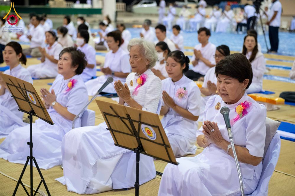 ภาพ No.303108:วันที่ 26 มกราคม พ.ศ. 2569 พิธีถวายภัตตาหารเป็นสังฆทาน แด่พระธรรมยาตรา ณ วัดพระธรรมกาย  จังหวัดปทุมธานี ในโครงการธรรมยาตรา กตัญญูบูชา มหาปูชนียาจารย์ พระมงคลเทพมุนี(สด จนฺทสโร) พระผู้ปราบมาร อนุสรณ์สถาน 7 แห่ง ปีที่ 14