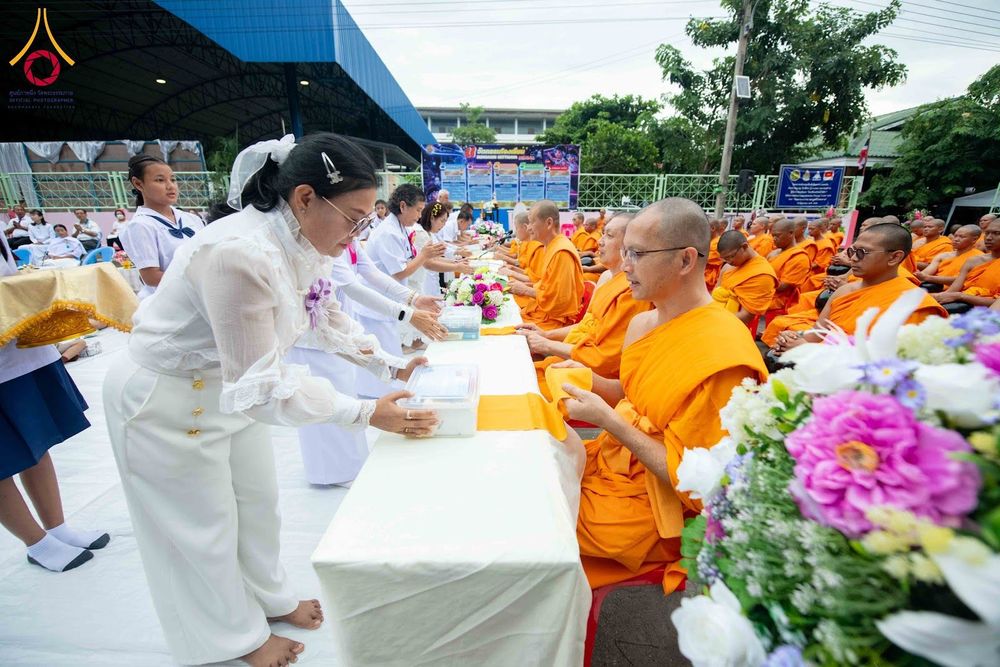 ภาพ No.350021:วันที่ 17 กันยายน พ.ศ. 2569 พิธีตักบาตรเข้าพรรษา 109 รูป ถวายเป็นพระราชกุศลสมเด็จพระบรมราชชนนีพันปีหลวง  ณ โรงเรียนสังข์อ่ำวิทยา อำเภอคลองหลวง จังหวัดปทุมธานี