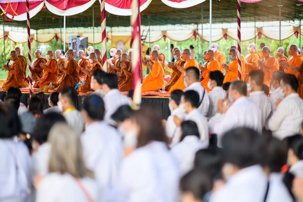 ภาพ No.46346:ประมวลภาพพิธีอัญเชิญน้ำศักดิ์สิทธิ์ จาก Umbul Jumprit Temanggung ไปยังวัดเมินดุต