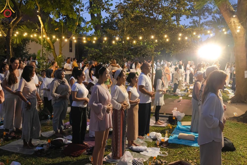 ภาพ No.156439:วัดพุทธบาหลีและวัดพระธรรมกาย จัดปฏิบัติธรรมนานาชาติ 1,151 คนจาก 78 ประเทศ ใน "วันสันติภาพสากล" ณ บาหลี อินโดนีเซีย วันเสาร์ที่ 21 กันยายน พ.ศ. 2567 เวลา 16.00-21.00 น. ณ พิพิธภัณฑ์ ARMA เมืองอูบุด จังหวัดบาหลี ประเทศอินโดนีเซีย