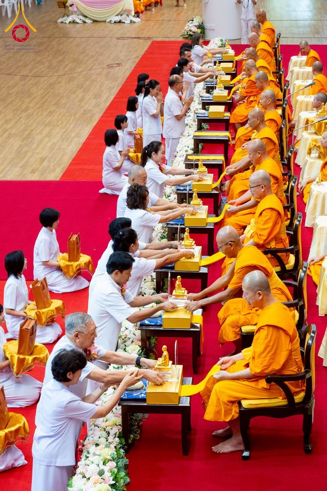 ภาพ No.272928:วันอาทิตย์ที่ 23 พฤศจิกายน พ.ศ.2568 พิธีมุทิตาสักการะ พระมหาเถระและพระเถระ ประจำปีพุทธศักราช 2568 ณ ห้องแก้วสารพัดนึก 2 สภาธรรมกายสากล  วัดพระธรรมกาย