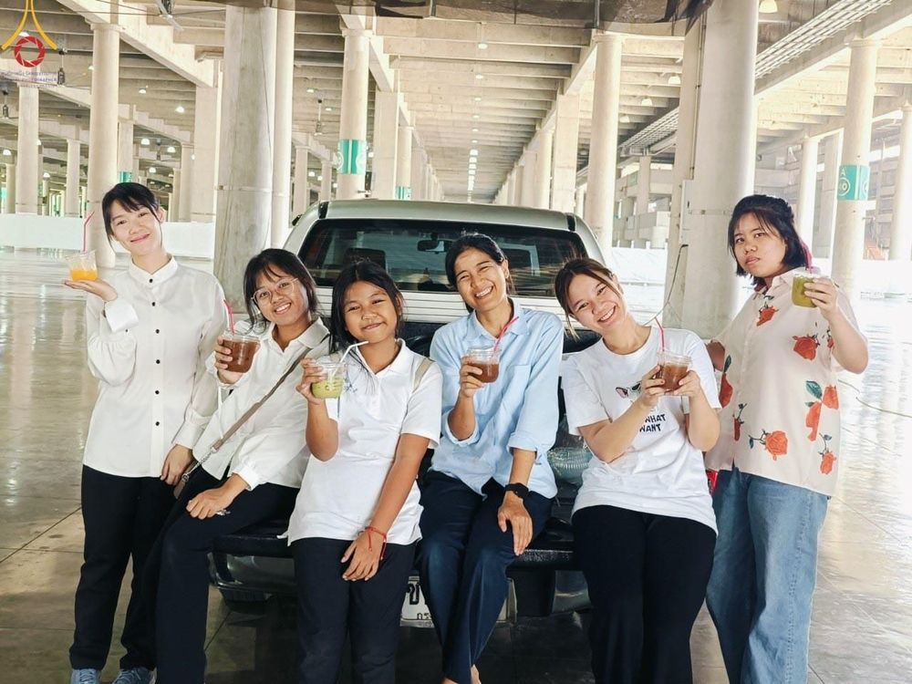 ภาพ No.61400:V.36 ทุ่มเทเพื่อพ่อ 80 ปี ภาพการเตรียมงานของหน่วยงานต่างๆ เพื่อพิธีฉลองอายุวัฒนมงคล 80 ปี หลวงพ่อธัมมชโย และรับถวายมหาสังฆทาน 10,000 กว่าวัดทั่วประเทศ ในวันคุ้มครองโลก จันทร์ที่ 22 เมษายน พ.ศ.2567