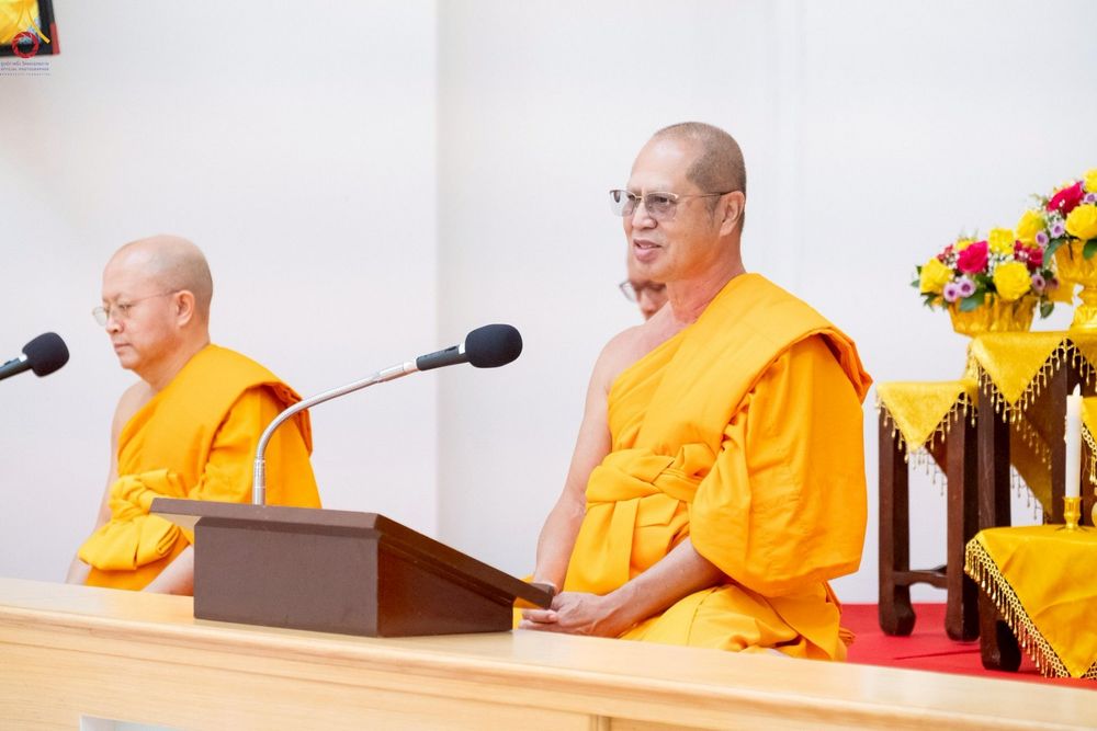 ภาพ No.252294:วันที่ 4-5 ตุลาคม พ.ศ. 2568  วัดพระธรรมกายแคลิฟอร์เนีย ประเทศสหรัฐอเมริกา ได้จัดพิธีตัดปอยผม โดยคณะสงฆ์ ญาติ ๆ และสาธุชน ให้กับนาคธรรมทายาท 8 ท่าน และได้จัดพิธีบรรพชา-อุปสมบท ฉลองพิธีทอดกฐินบรมจักรพรรดิ สร้างอุโบสถ 82 ปี บูชาธรรมหลวงพ่อธัมมชโย