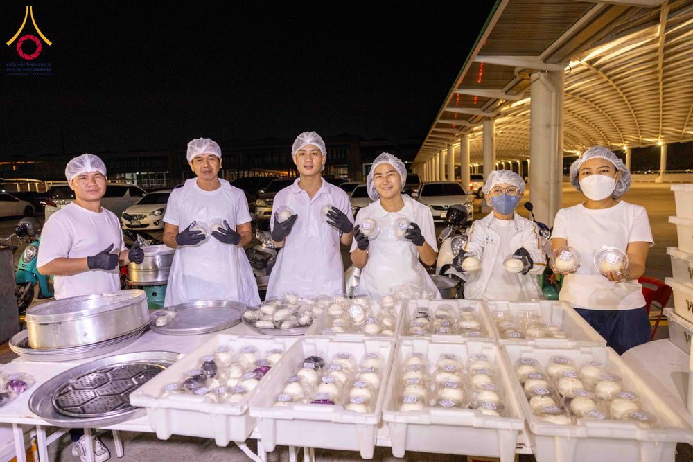 ภาพ No.305452:วันที่ 29 มกราคม พ.ศ. 2569 พิธีถวายภัตตาหารเป็นสังฆทาน แด่พระธรรมยาตรา ณ วัดพระธรรมกาย  จังหวัดปทุมธานี ในโครงการธรรมยาตรา กตัญญูบูชา มหาปูชนียาจารย์ พระมงคลเทพมุนี(สด จนฺทสโร) พระผู้ปราบมาร อนุสรณ์สถาน 7 แห่ง ปีที่ 14