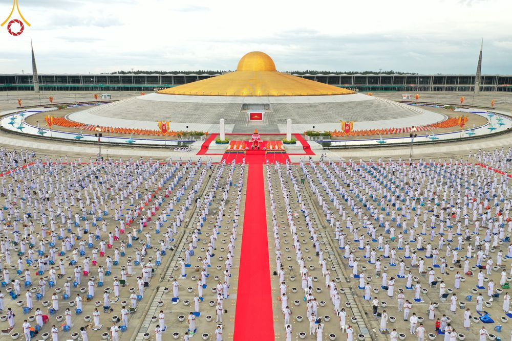 ภาพ No.52576:ประมวลภาพวันคล้ายวันเกิดครบรอบ 138 ปี พระมงคลเทพมุนี (สด จนฺทสโร) พระผู้ปราบมาร ชุดที่ 2