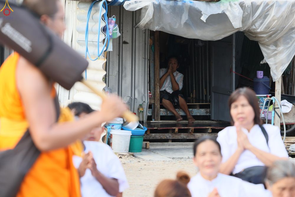 ภาพ No.295071:วันที่ 14 มกราคม พ.ศ. 2569 พิธีต้อนรับพระธรรมยาตรา อนุสรณ์สถานลำดับที่ 4  สถานที่เกิดด้วยกายธรรม ณ วัดโบสถ์บน ต.บางคูเวียง จ.นนทบุรี ในโครงการธรรมยาตรา กตัญญูบูชา มหาปูชนียาจารย์ พระมงคลเทพมุนี(สด จนฺทสโร) พระผู้ปราบมาร อนุสรณ์สถาน 7 แห่ง ปีที่ 14